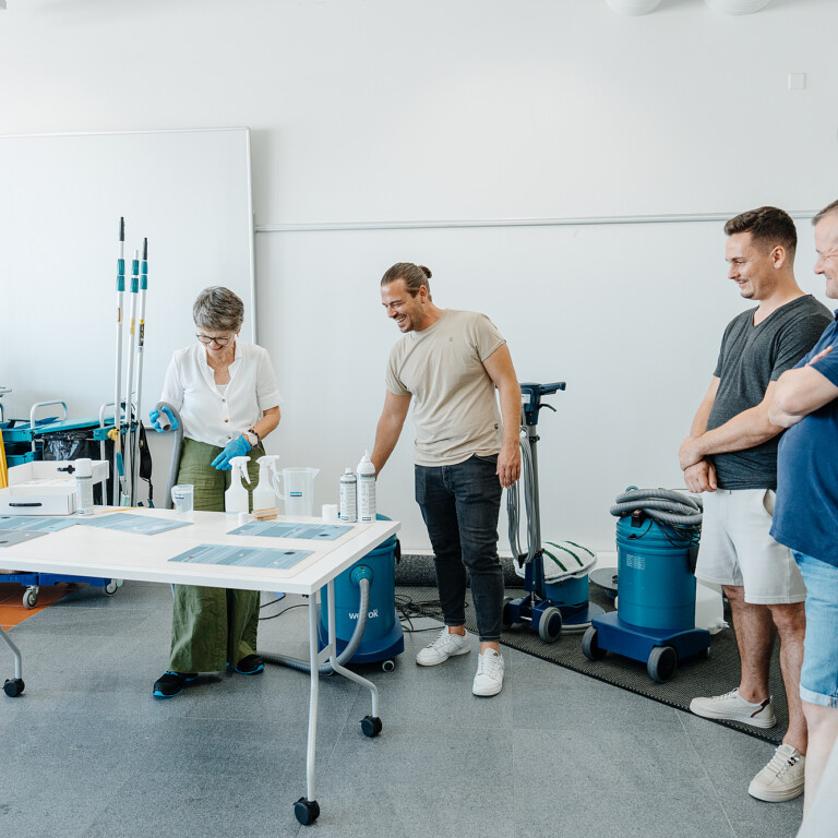 Basics of maintenance cleaning (Zug)