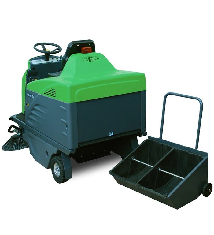 IPC-Gansow 1250 ride-on vacuum sweeper - Sustainable hybrid technology - Image 2